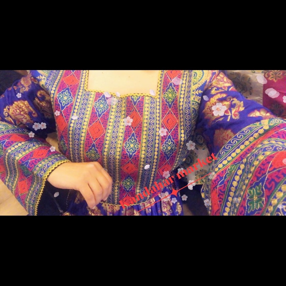 Dress - Picture 6 of 6